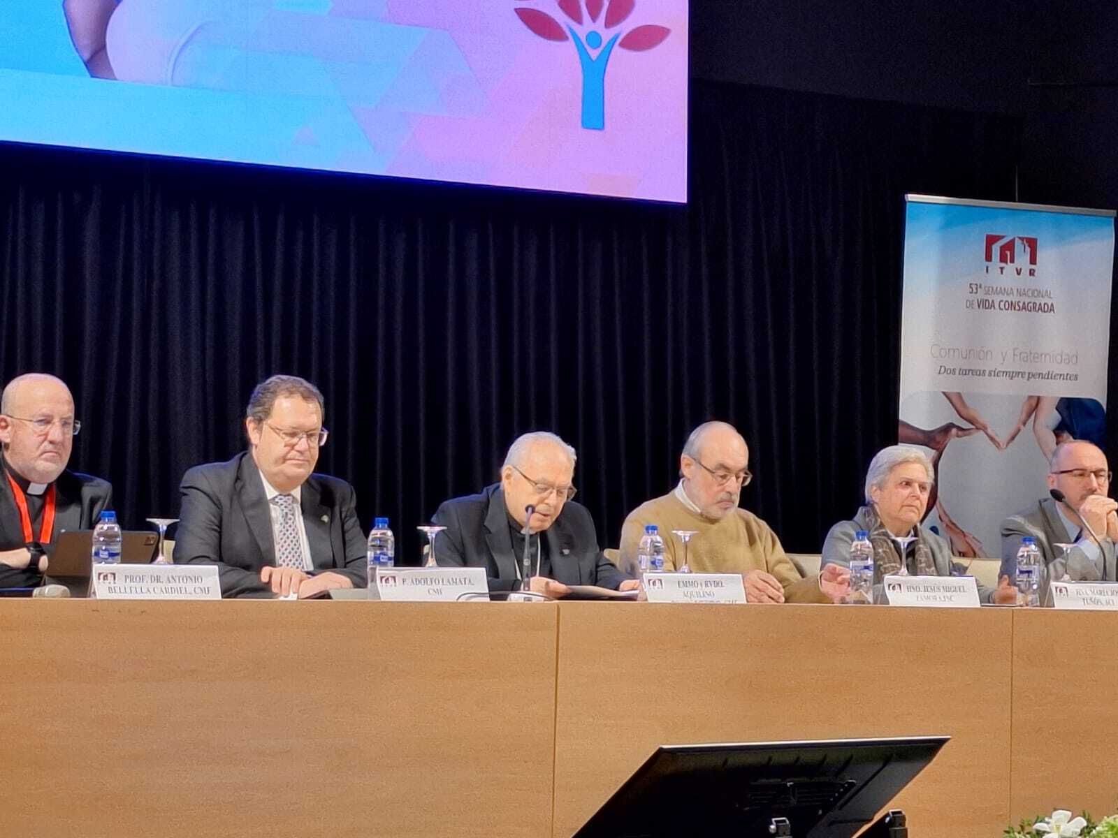 Aquilino Bocos, en el centro