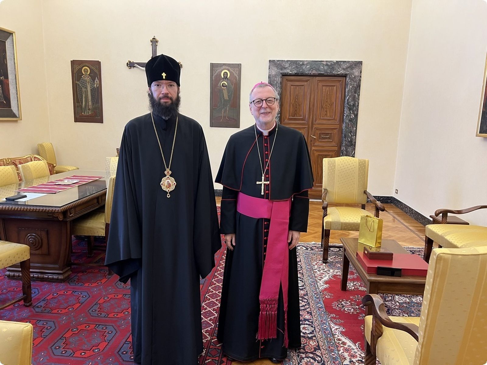 Claudio Gugerotti y el patriarca Antonio, en Roma