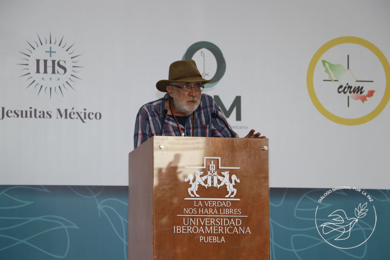 El activista mexicano, Javier Sicilia, afirma que la violencia no va a ceder con un nuevo presidente