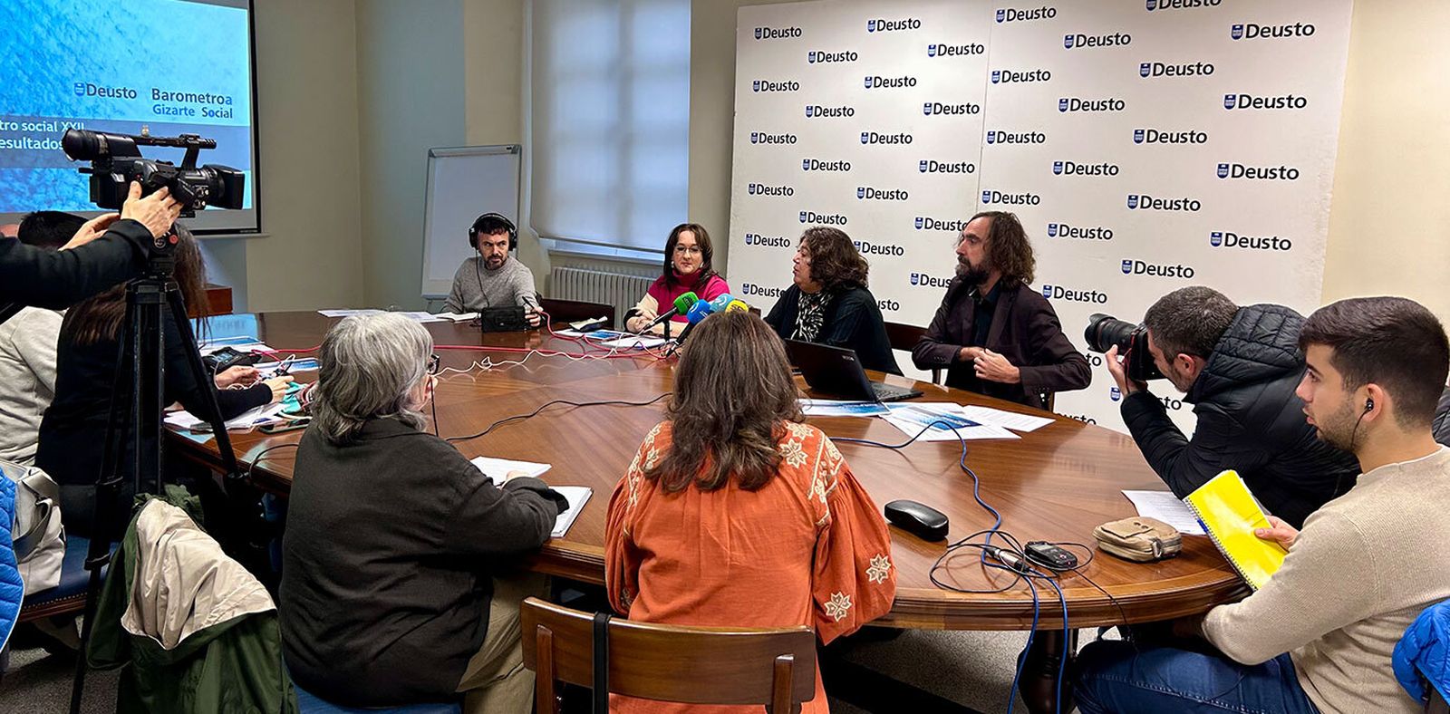 Iratxe Aristegi, María Sivestre y Braulio Gómez