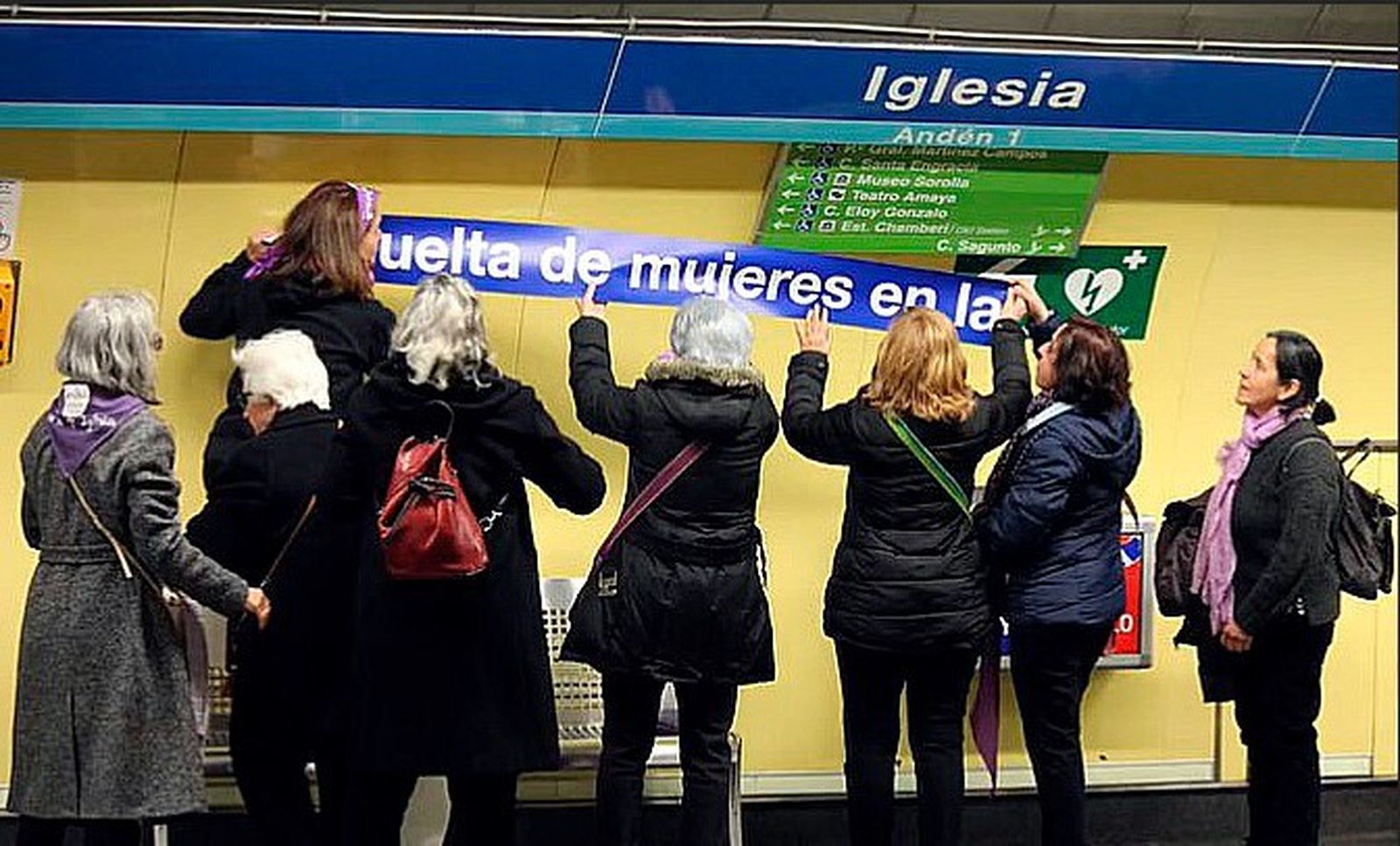 Revuelta de mujeres en la Iglesia