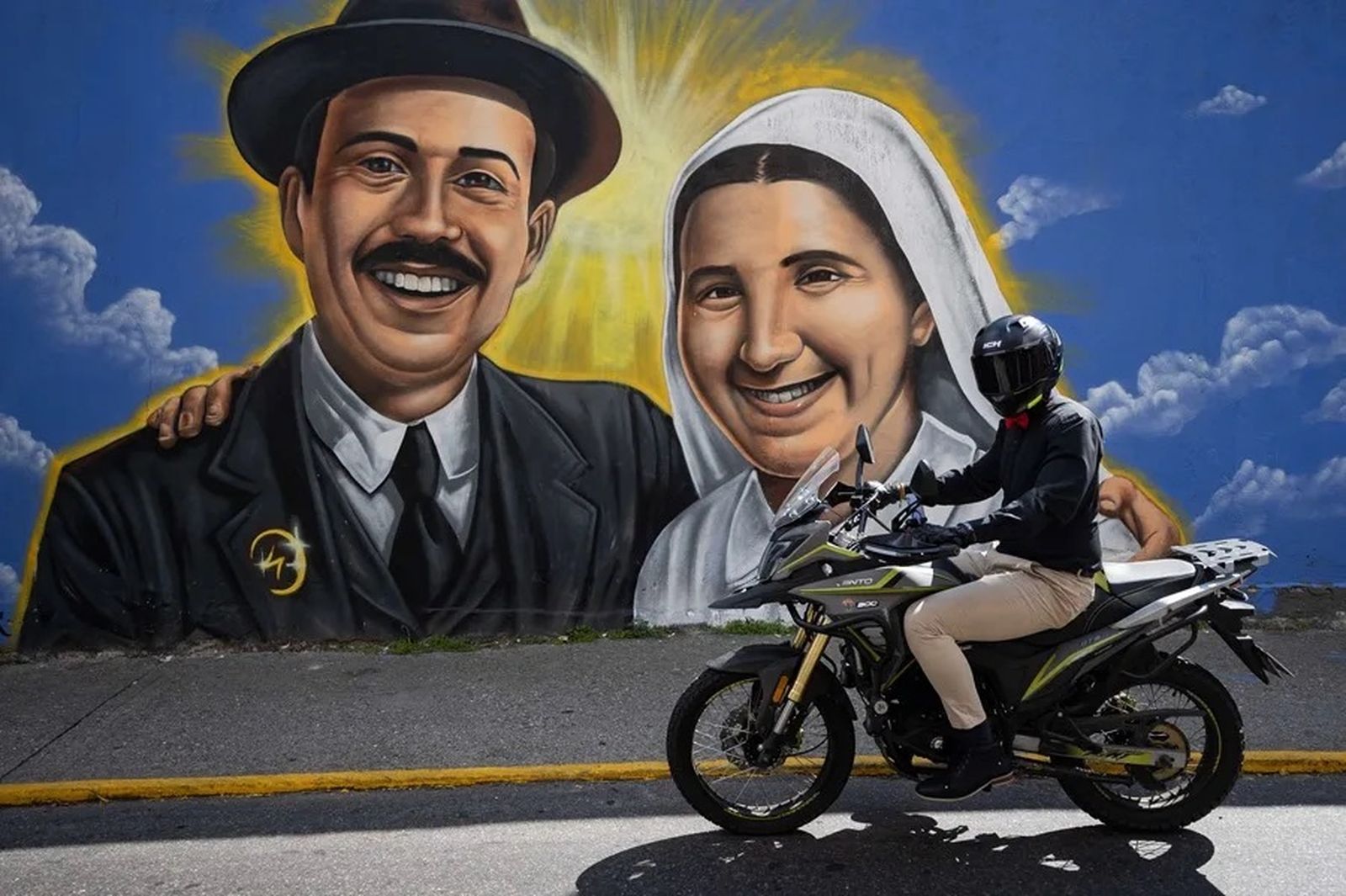 Mural del doctor José Gregorio Hernández y la Madre Carmén Rendiles, en Caracas (Venezuela).