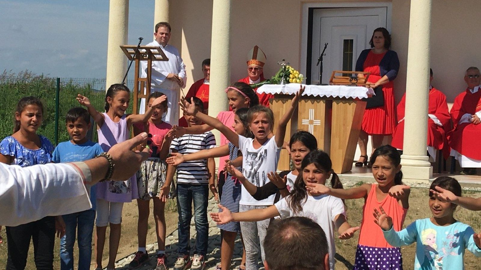 Niños romaníes en una celebración en Croacia