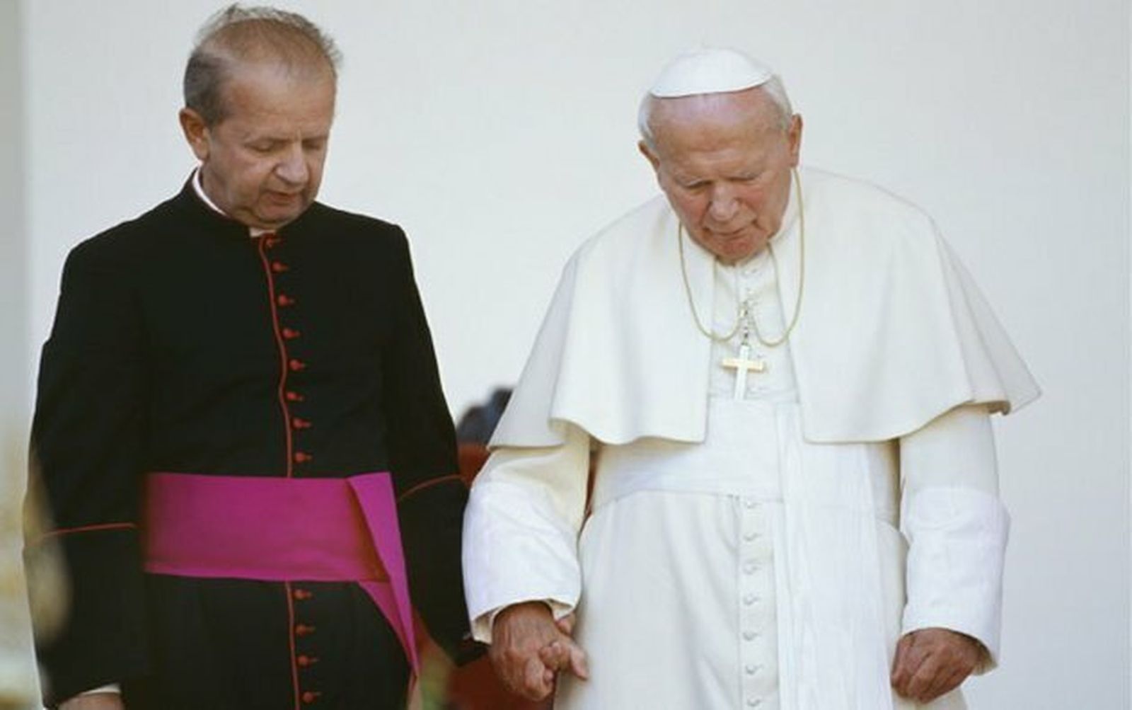 Stanislaw Dziwisz con el Papa Juan Pablo II