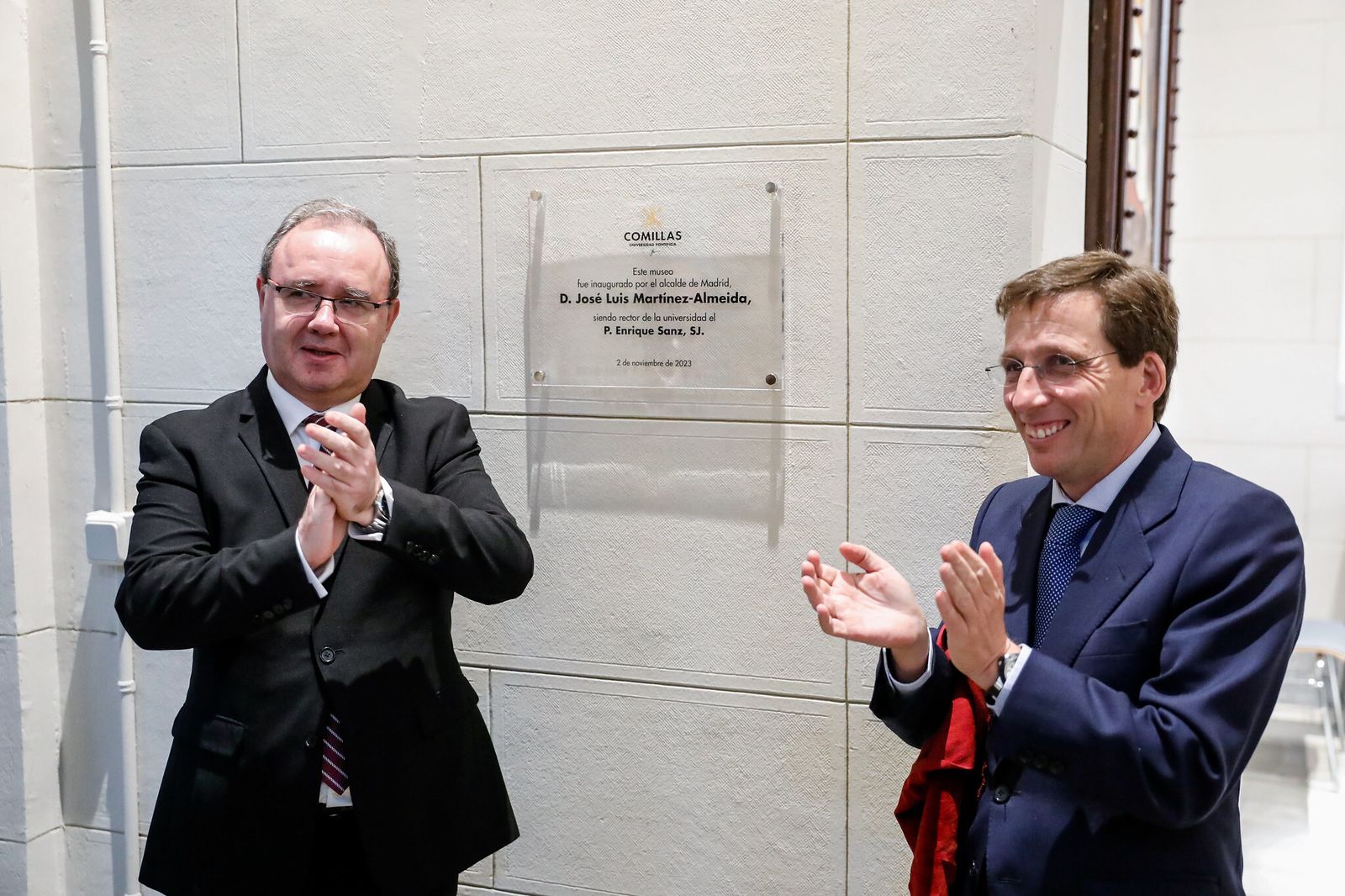 El rector Enrique Sanz y el alcalde Martínez-Almeida en la inauguración del Museo de Comillas