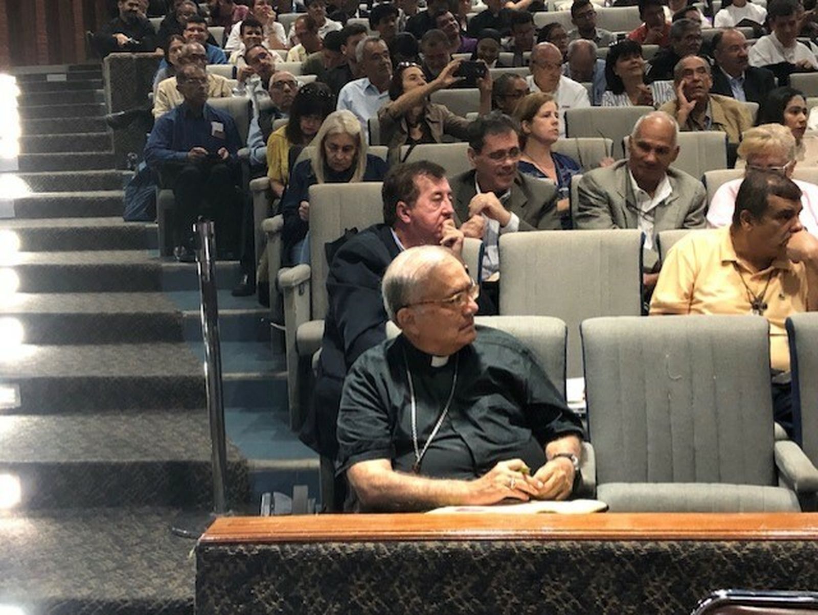 El arzobispo de Coro, durante el congreso en Caracas