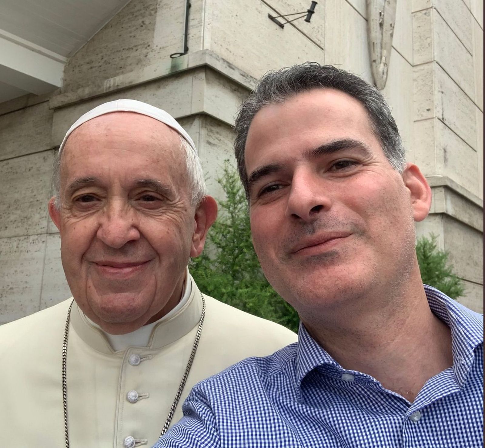 Selfie del Papa con Rafael Luciani
