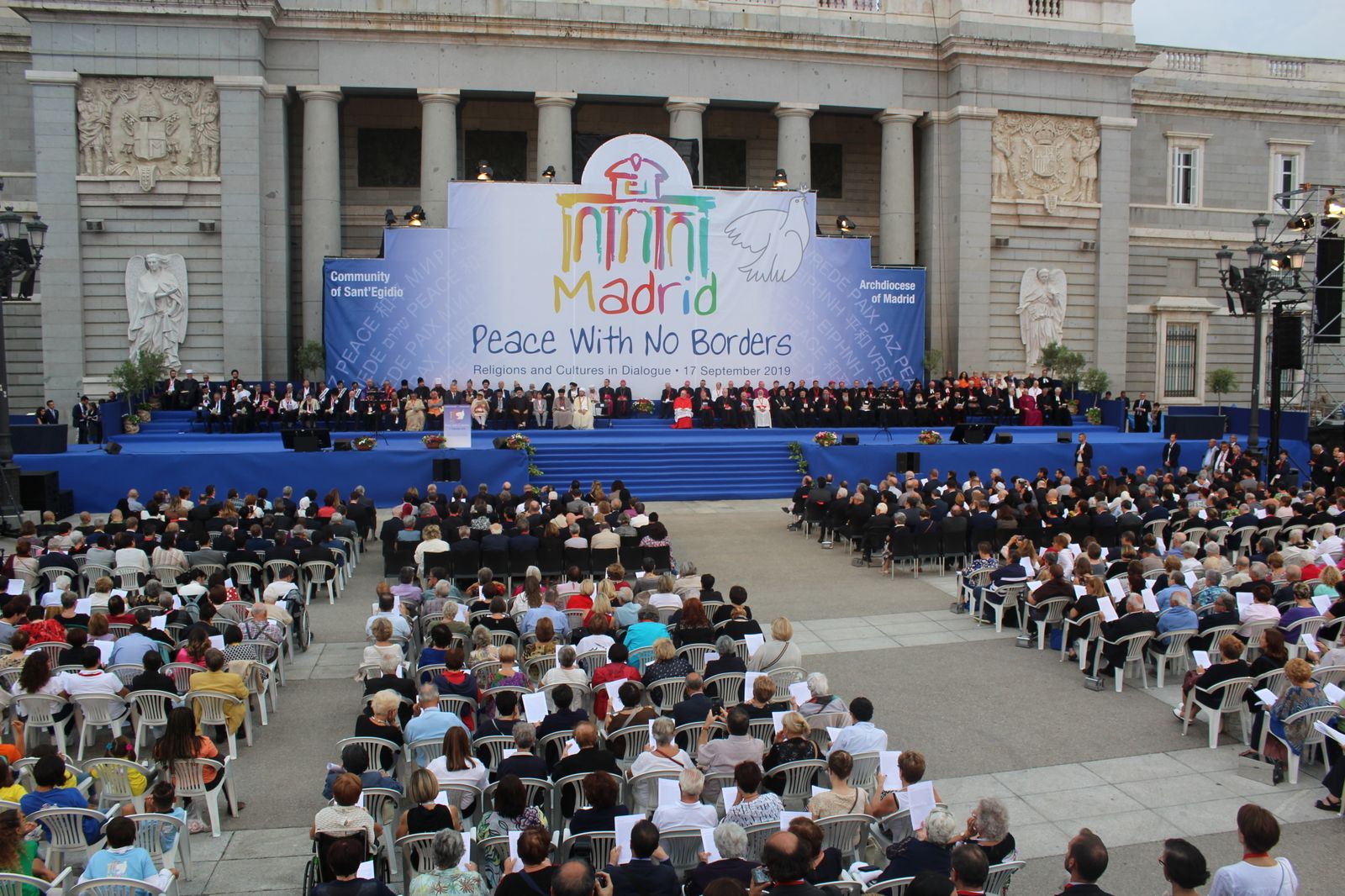 Memorable clausura del Encuentro por la Paz de Madrid