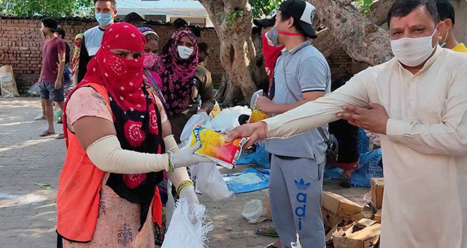 Paquetes de ayuda de misiones salesianas en India