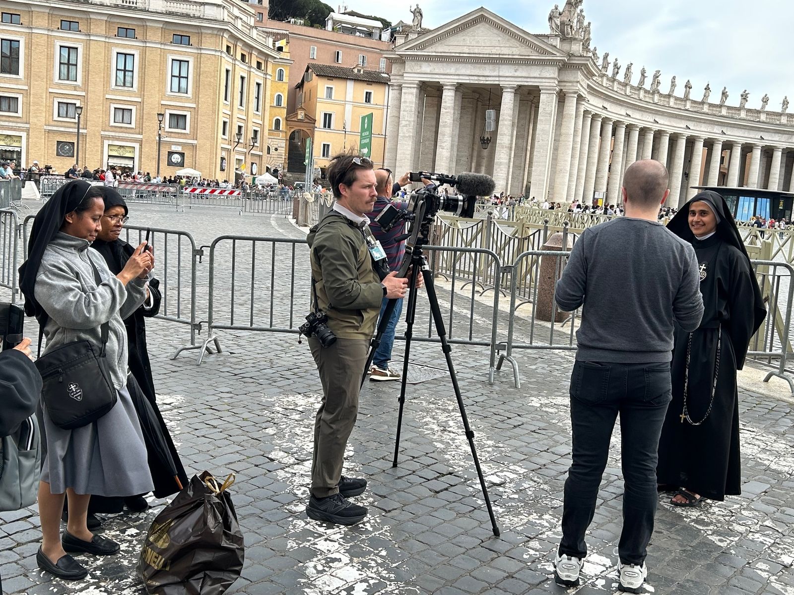 Un grupo de religiosas asiáticas en San Pedro