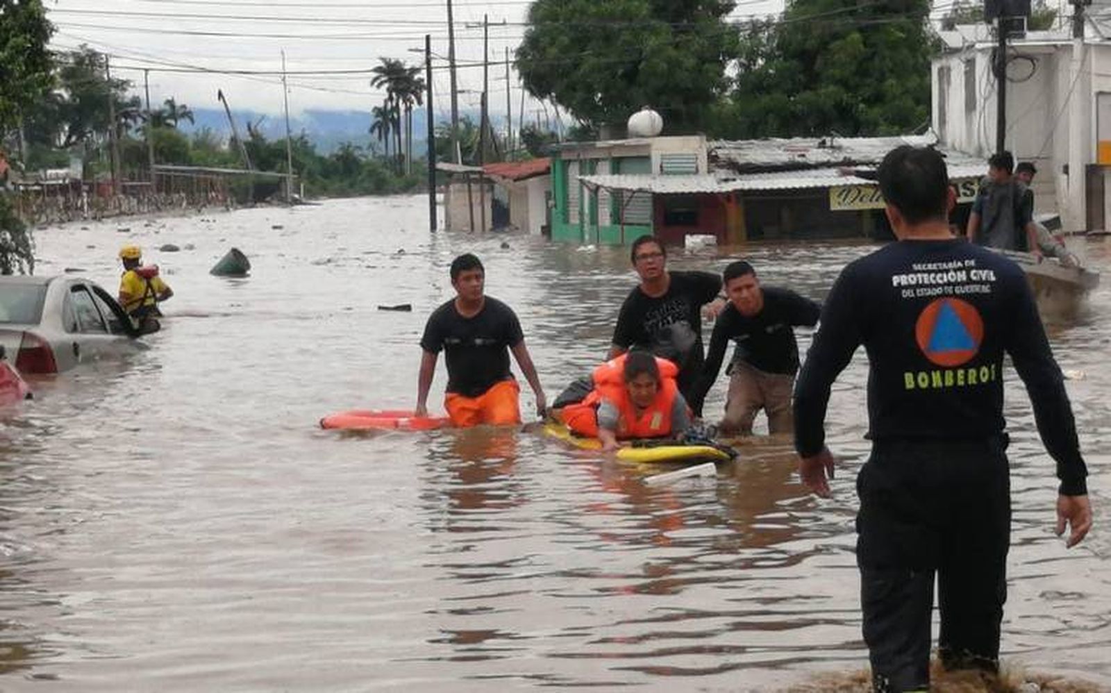 Iglesia mexicana pide ayuda para damnificados por el huracán John