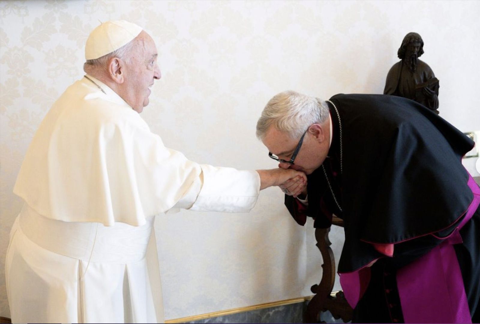 Eguren con Francisco en la audiencia de agosto de 2024