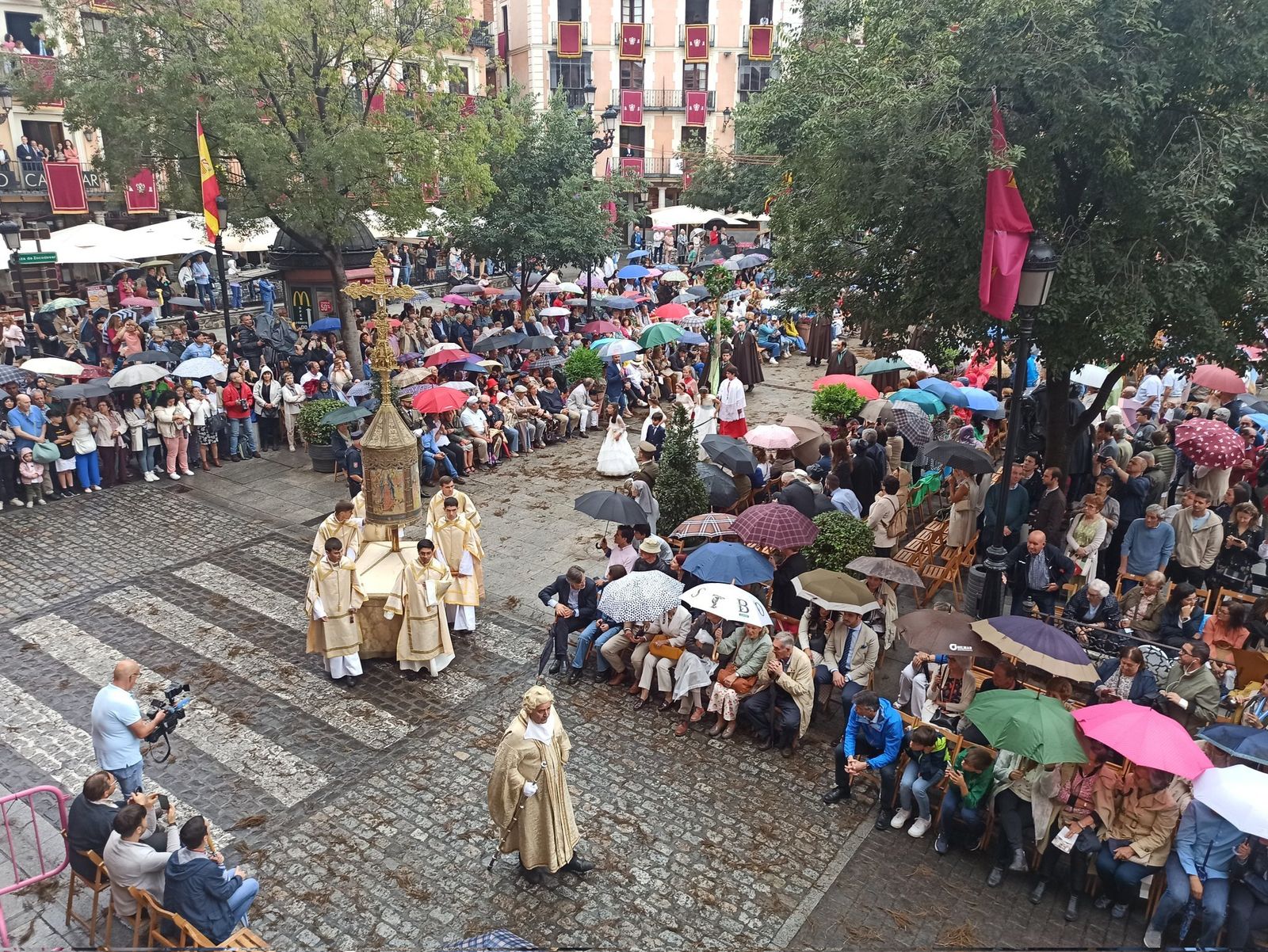 La custodia, por las calles de Toledo