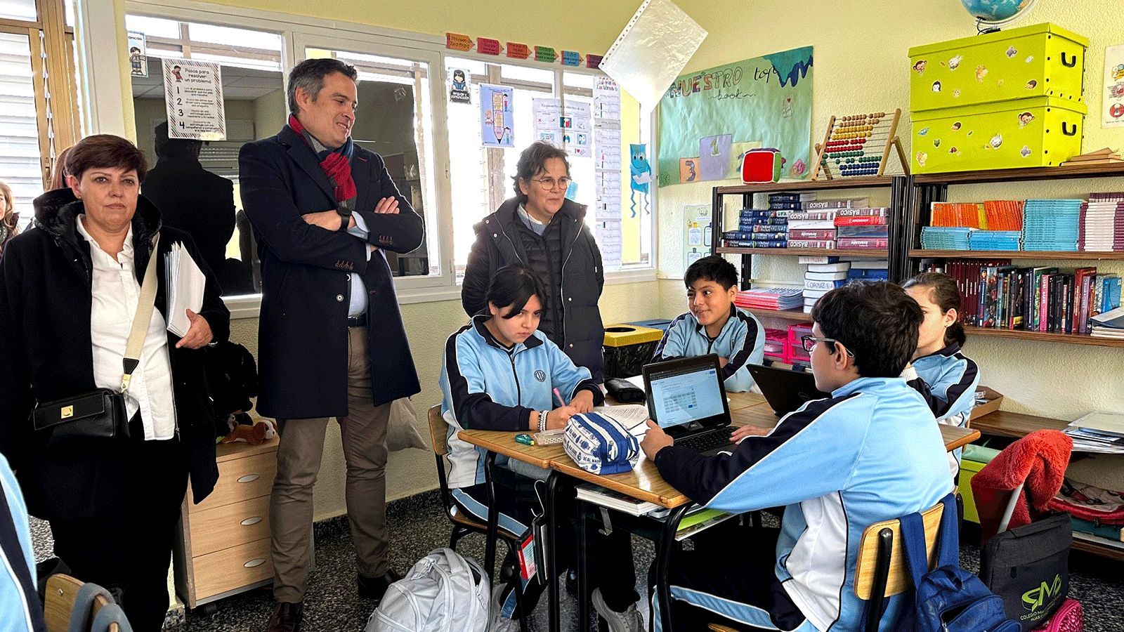 Jorge de la Peña con sor Concepción, directora del centro