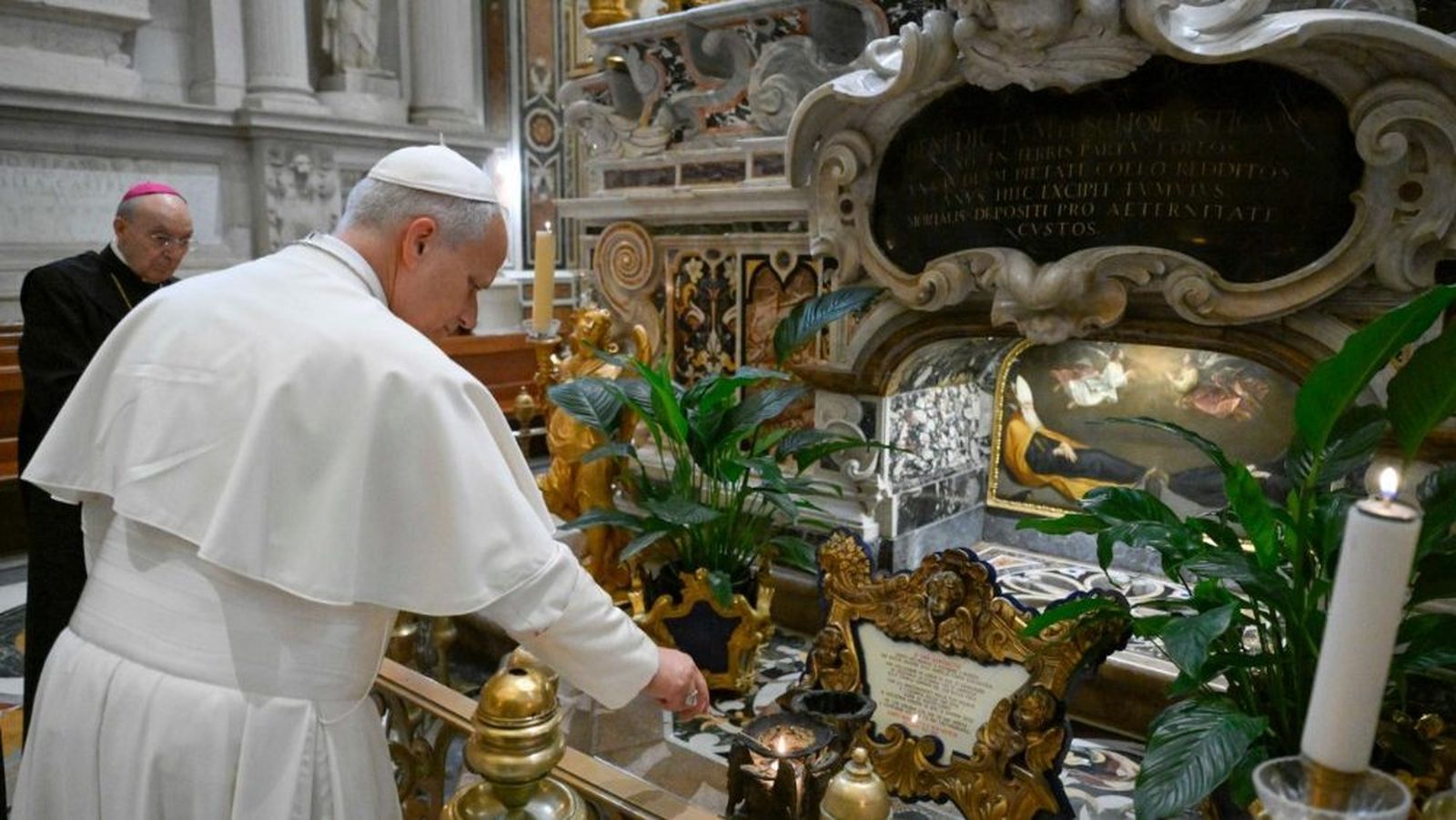 El Papa reza por la paz en Montecassino