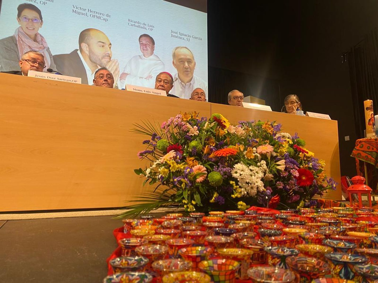 CONFER, en busca de 'Los rostros de la luz'