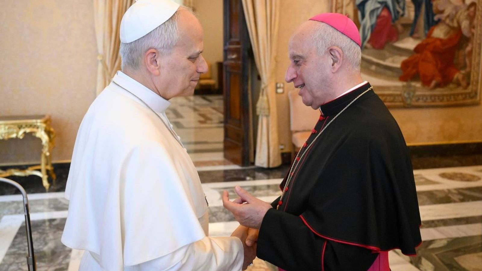 León XIV y Rino Fisichella, proprefecto del dicasterio de la Evangelización
