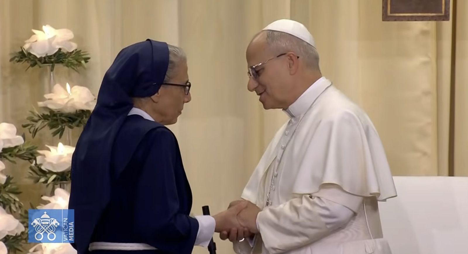 León XIV, con la madre superiora