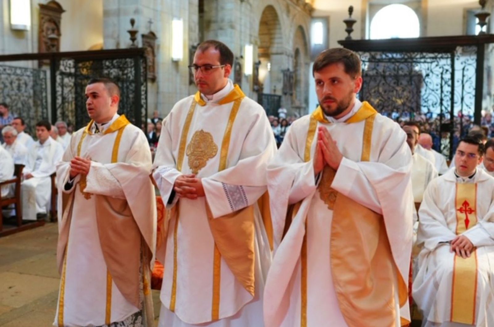 Los tres nuevos curas de Compostela