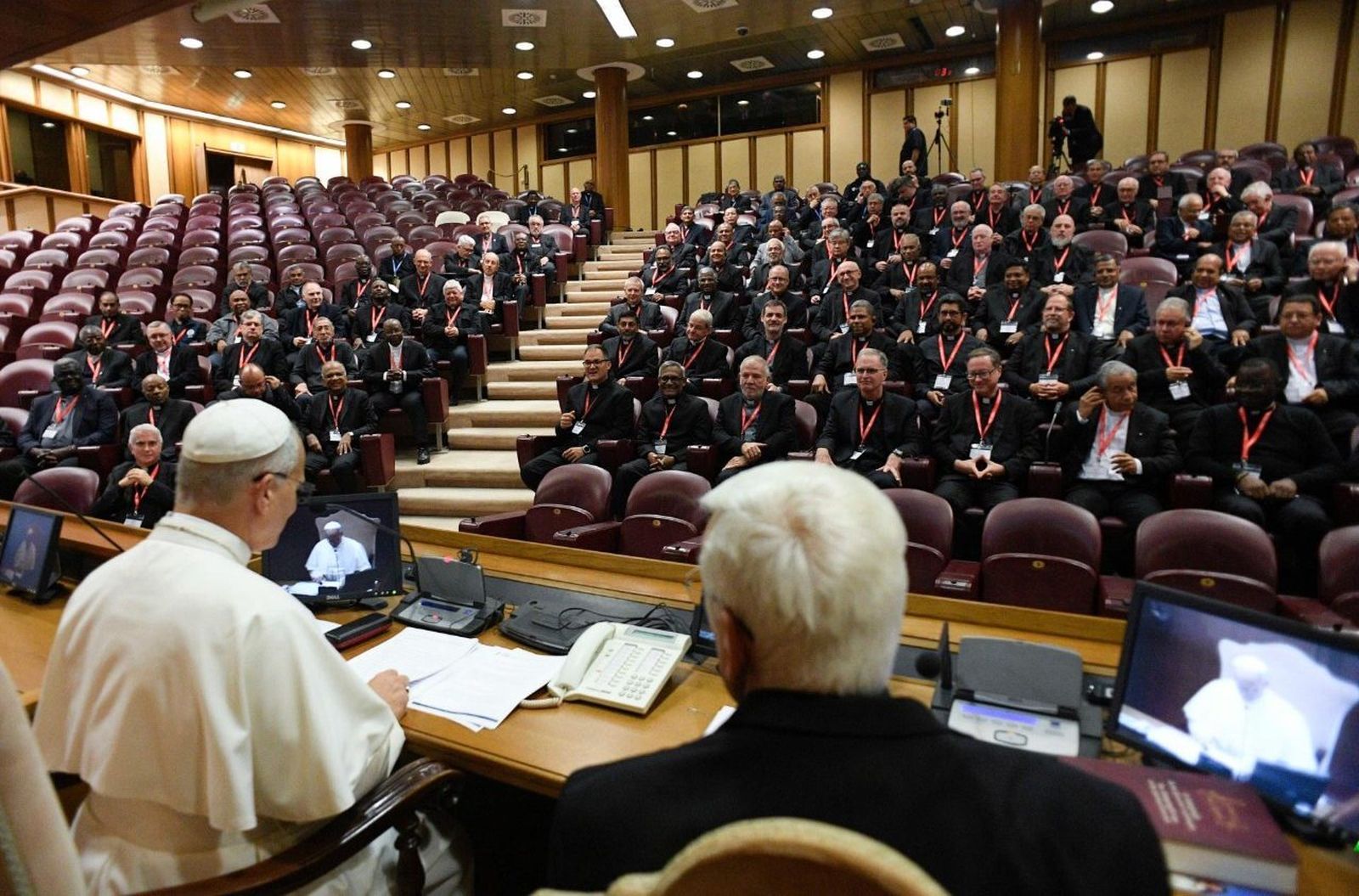 León XIV habla a los superiores mayores de la Compañía de Jesús
