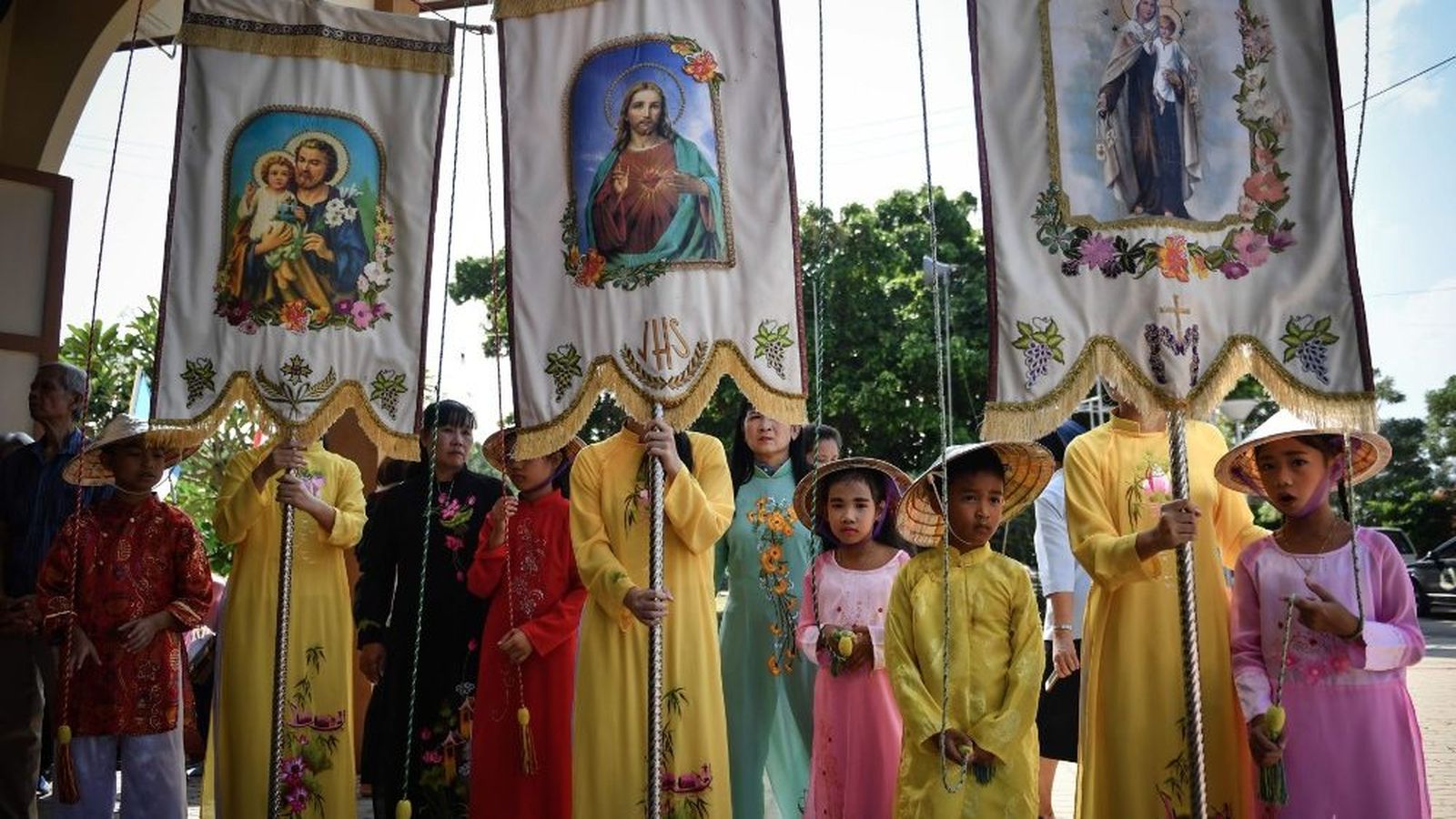 Fieles católicos en tailandia