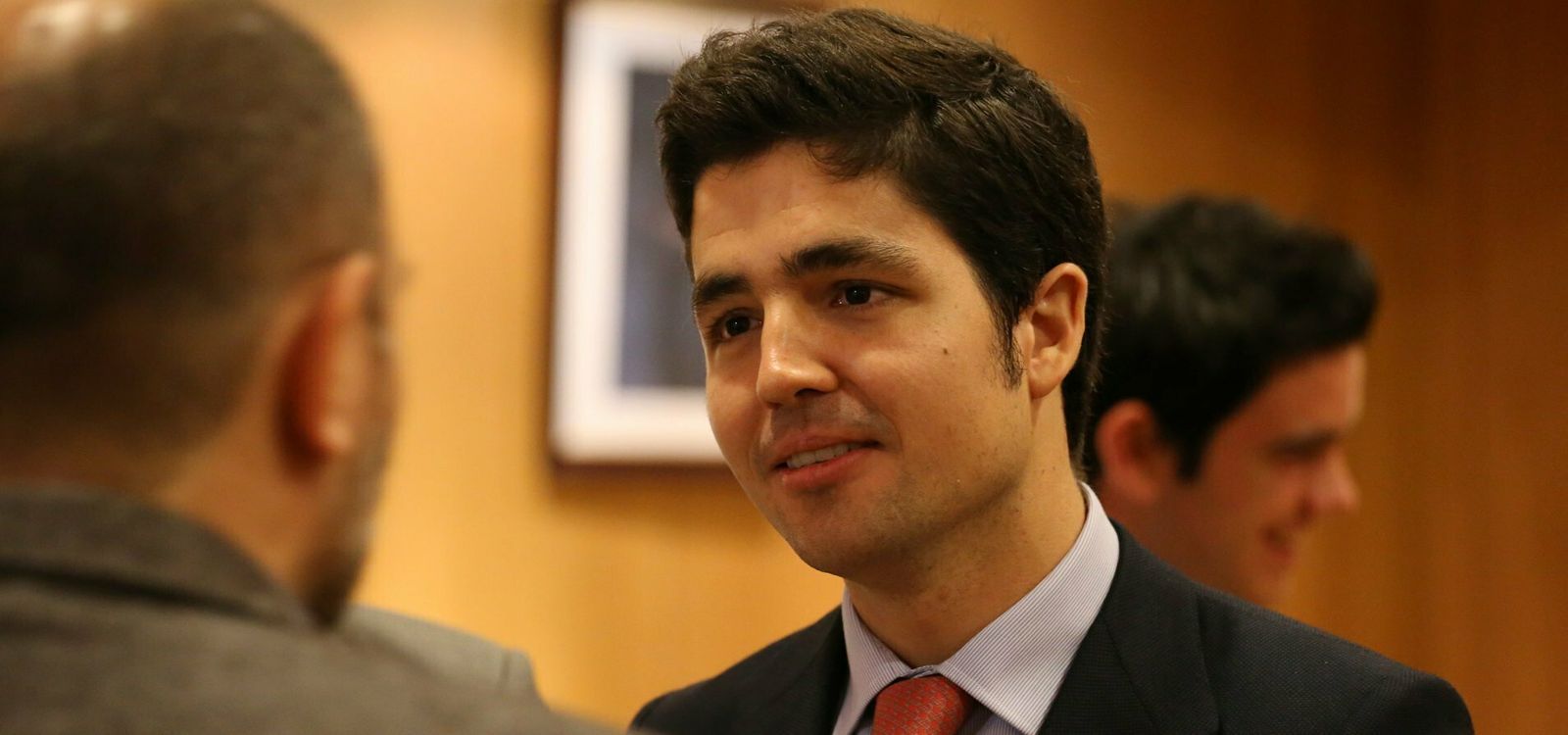 Rodrigo Pinedo asume la dirección de Alfa y Omega