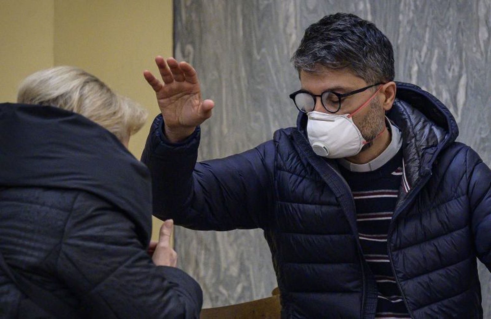 "La glesia ha dado pruebas de valor en estos tiempos difíciles", sostiene Stella.