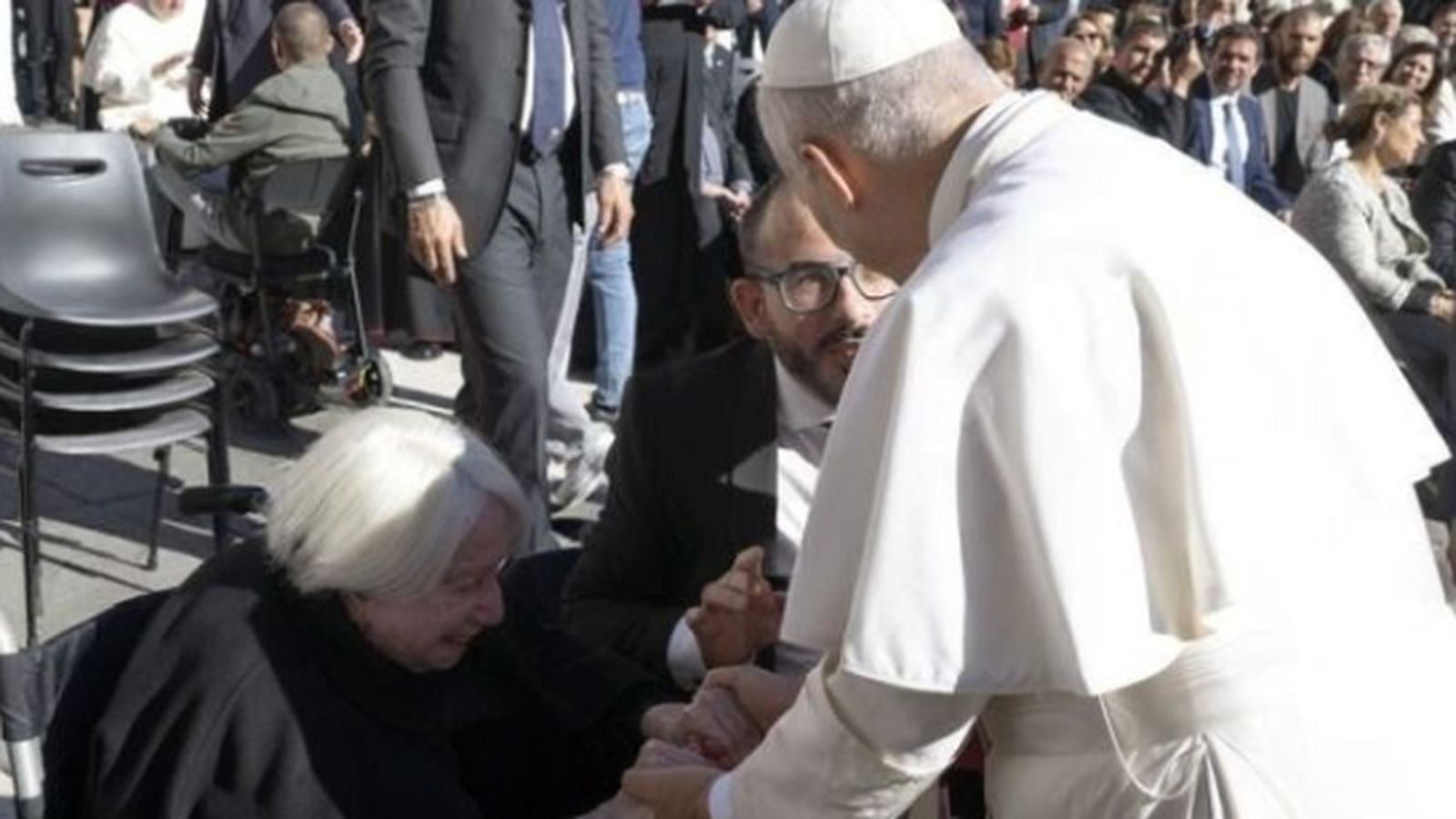 El papa León XIV saludó a la organista catalana Montserrat Torrent en el Vaticano el pasado miércoles 5 de noviembre.