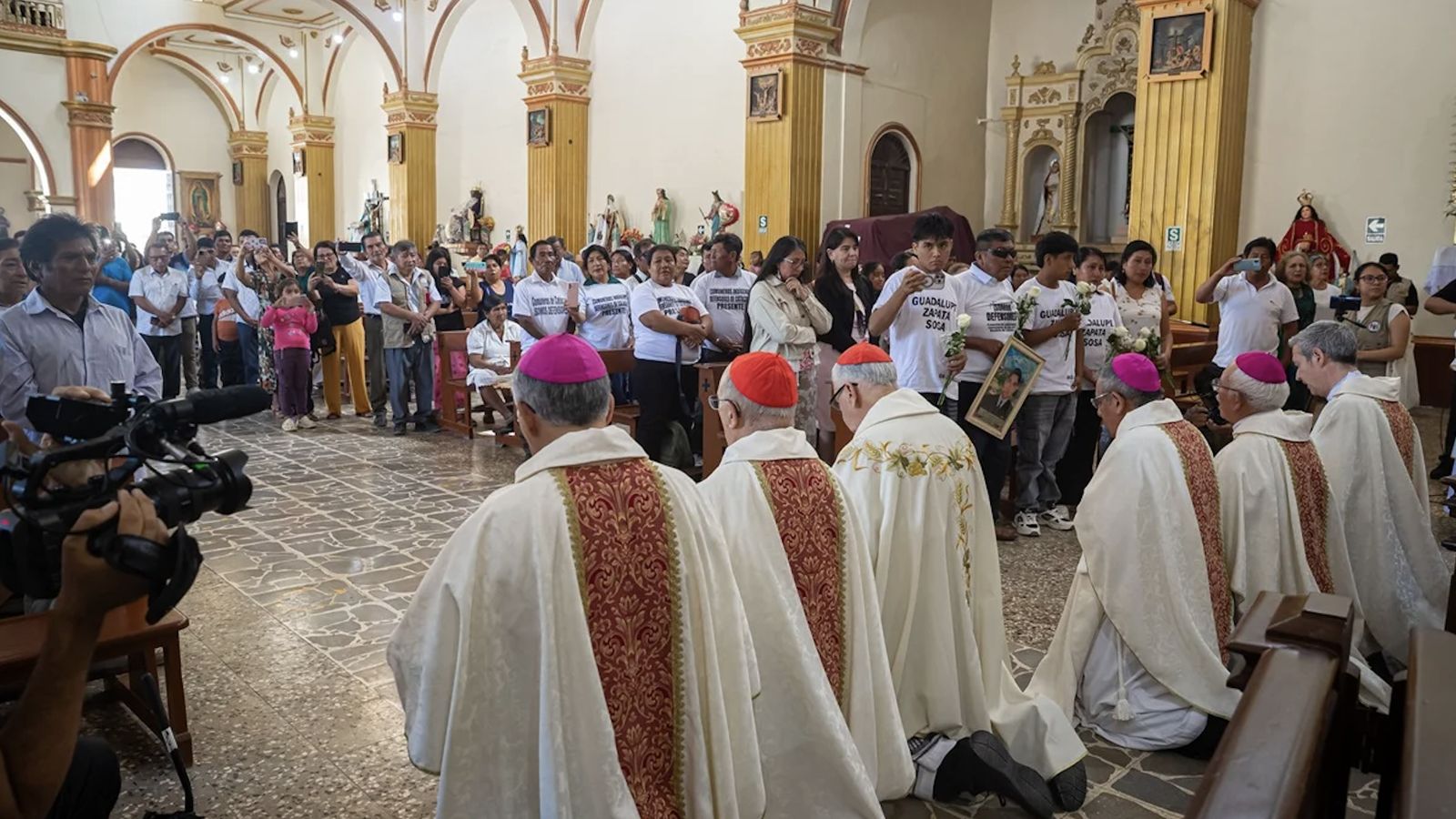 Los cardenales Castillo y Barreto, con Bertomeu, en la misa de Catacaos
