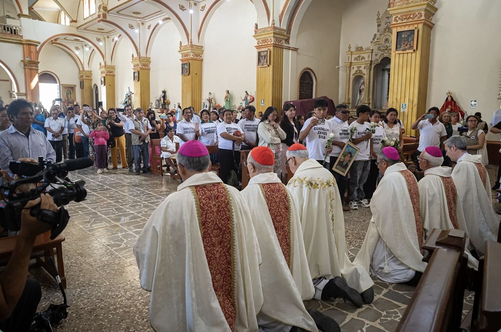 Los cardenales Castillo y Barreto, con Bertomeu, en la misa de Catacaos