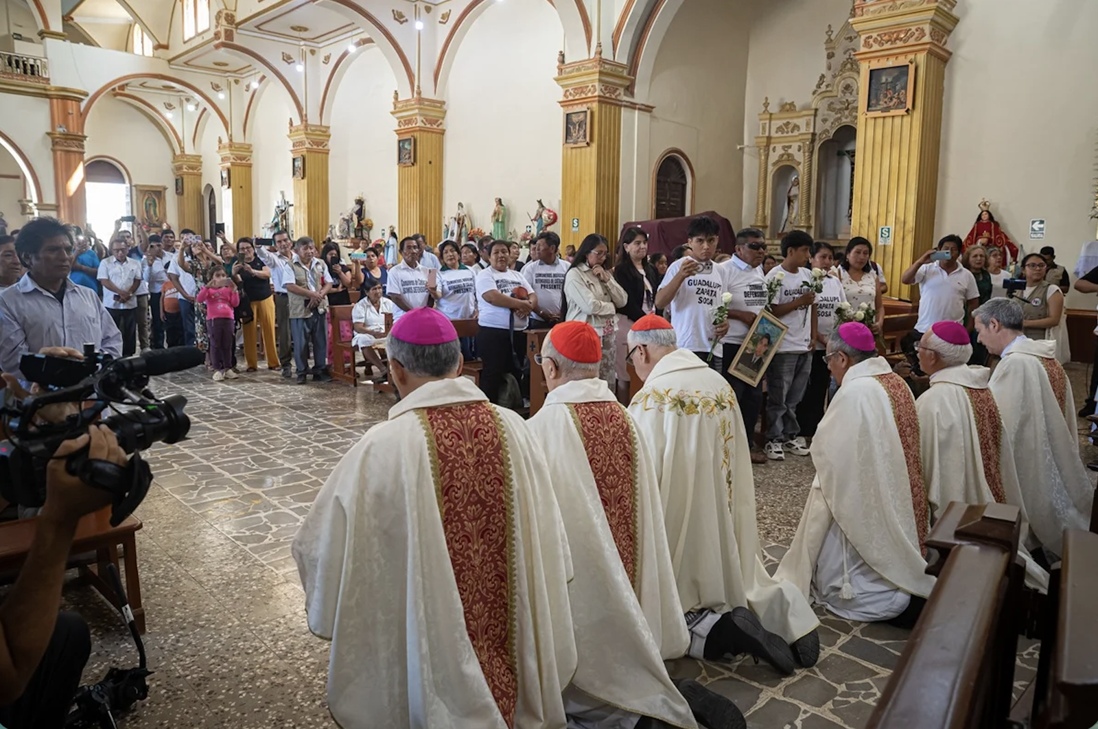 Los cardenales Castillo y Barreto, con Bertomeu, en la misa de Catacaos