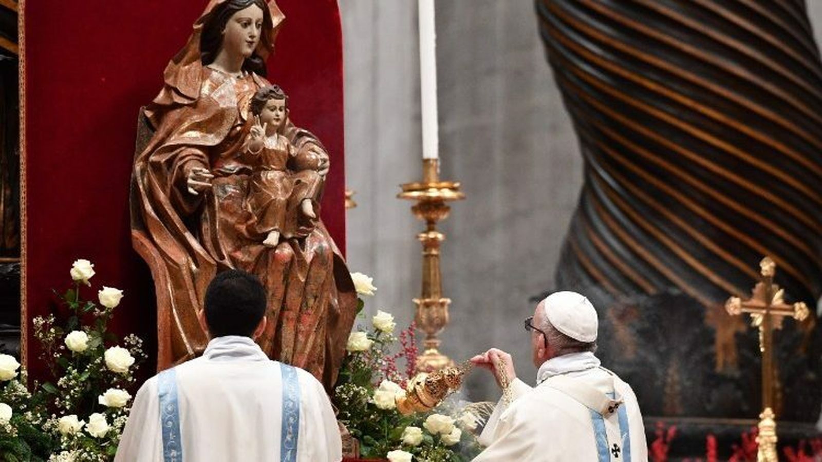 El Papa, con la Virgen