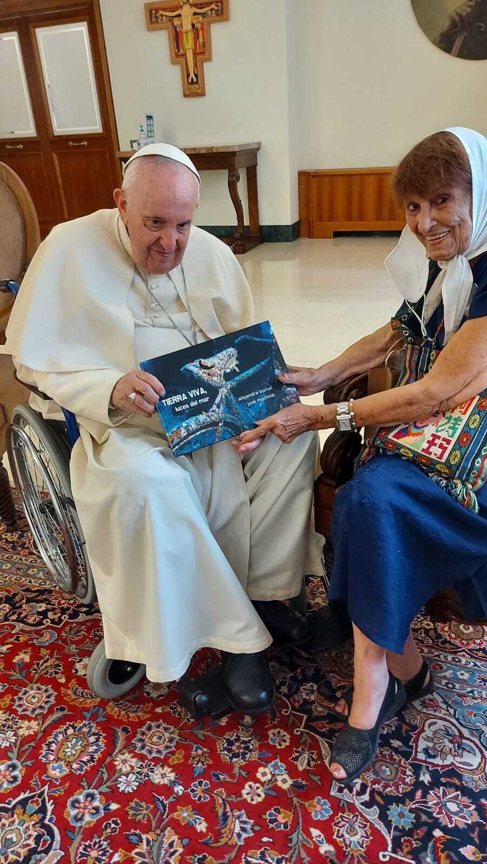 El Papa, con Almeida