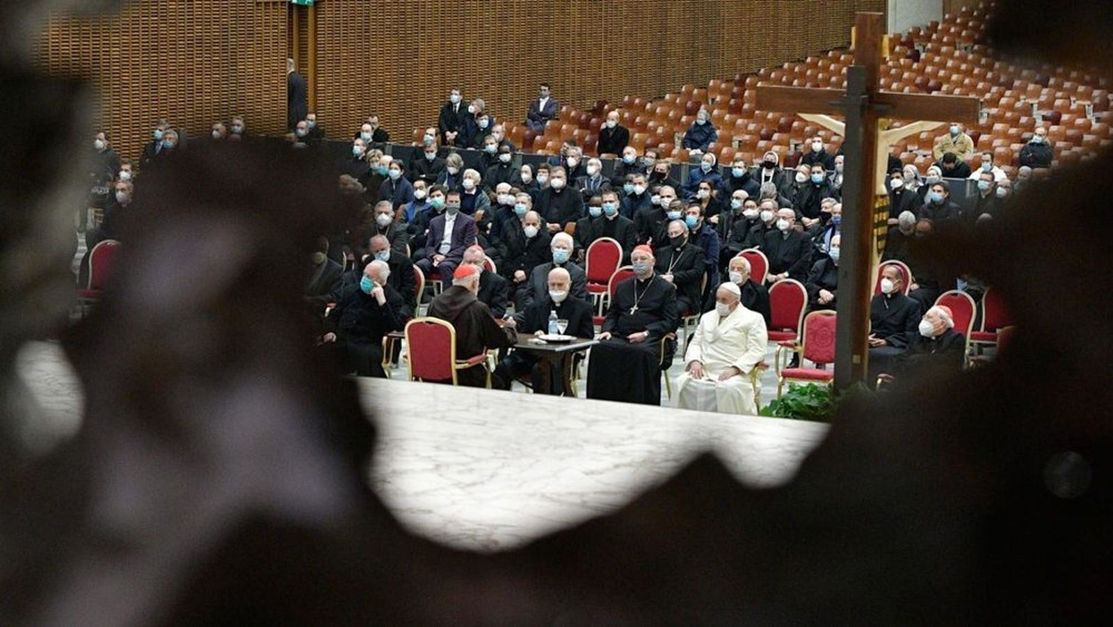 Cantalamessa: "No estamos solos a merced de las olas en el pequeño barco de nuestro planeta, Jesús está con nosotros"