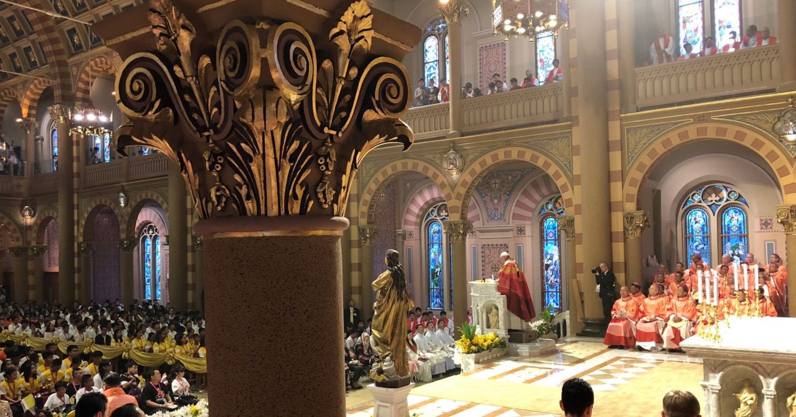 La gran misa de Bergoglio en Tailandia