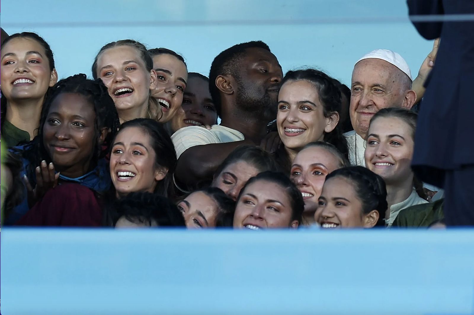 Francisco, rodeado de jóvenes en la JMJ de Lisboa