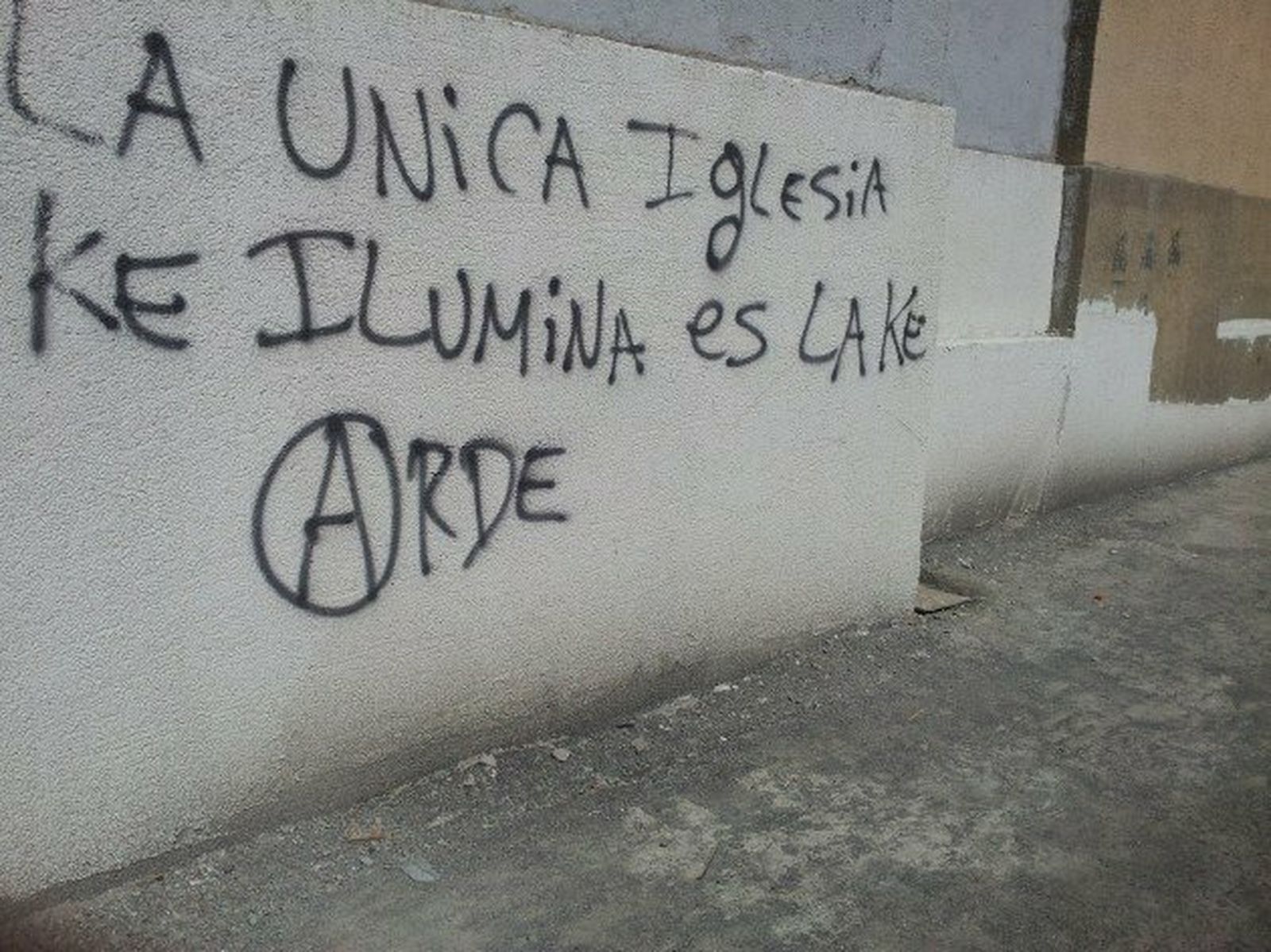 "La única iglesia que ilumina es la que arde"