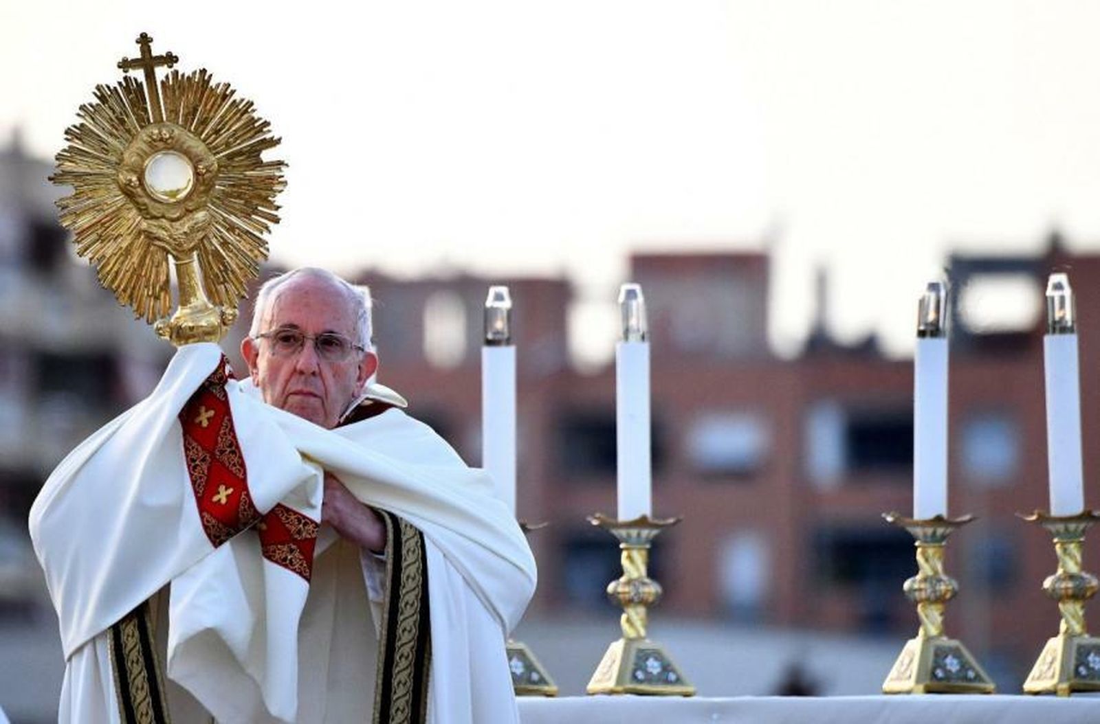 El Papa celebró el Corpus Christi en Ostia el año pasado