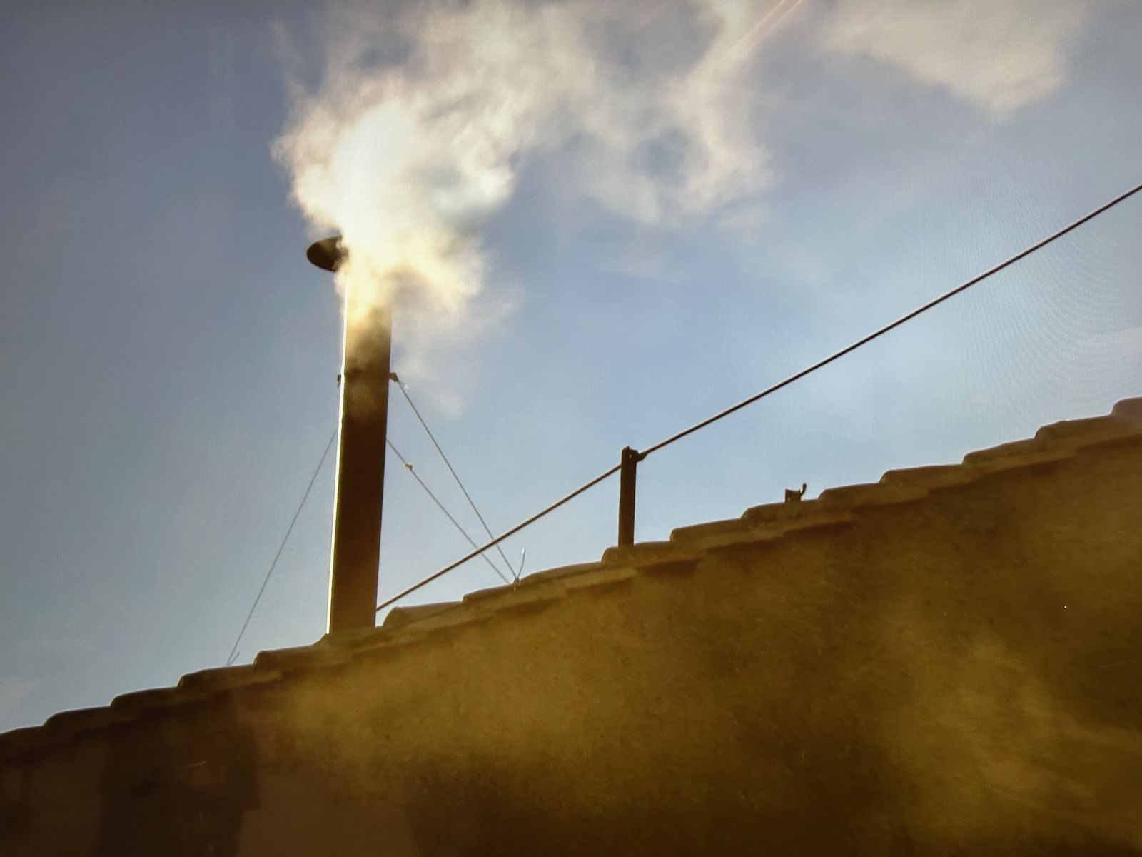 A la cuarta votación, fumata blanca