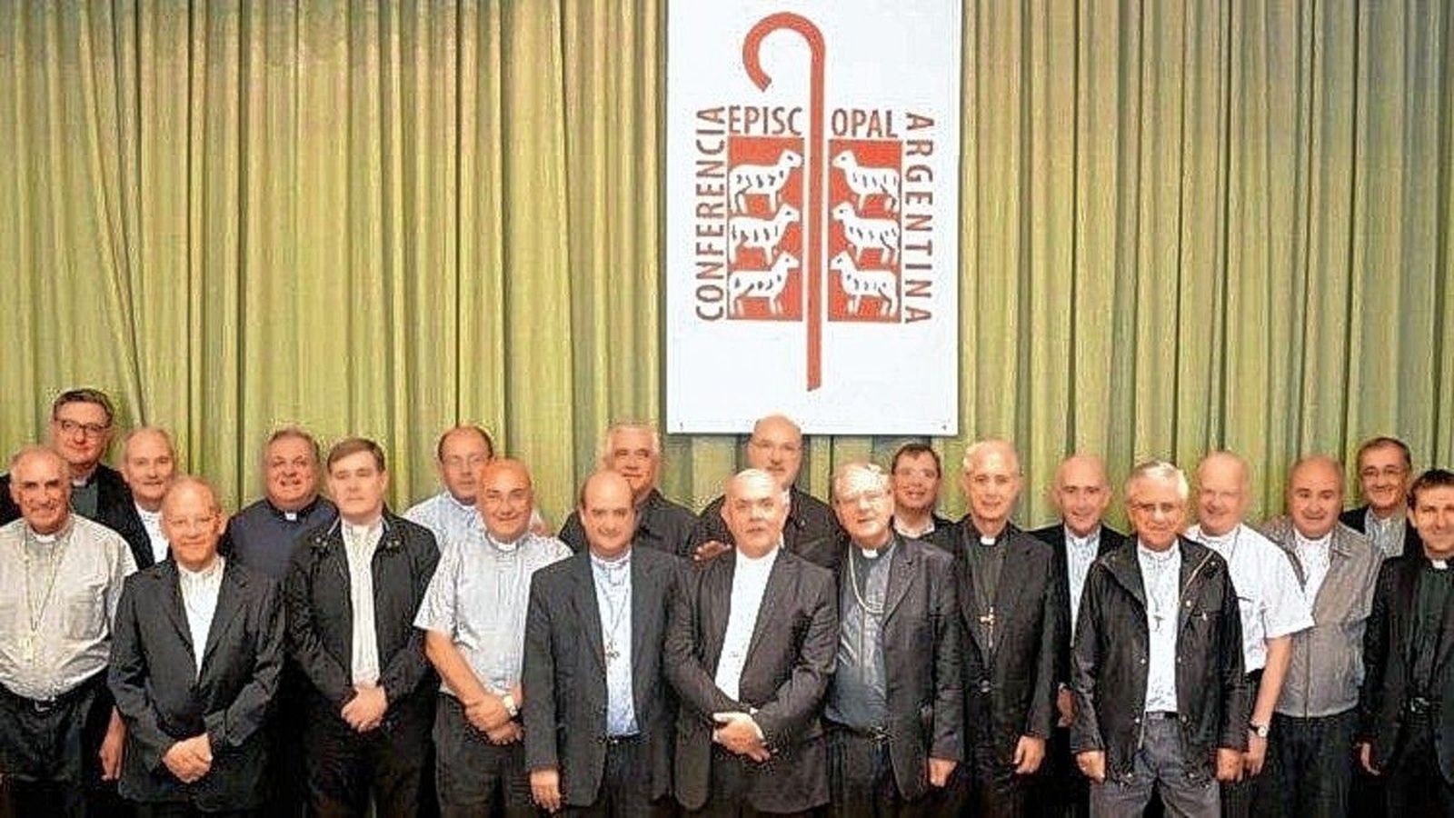 Tres obispos argentinos, denunciados al Vaticano por encubrimiento