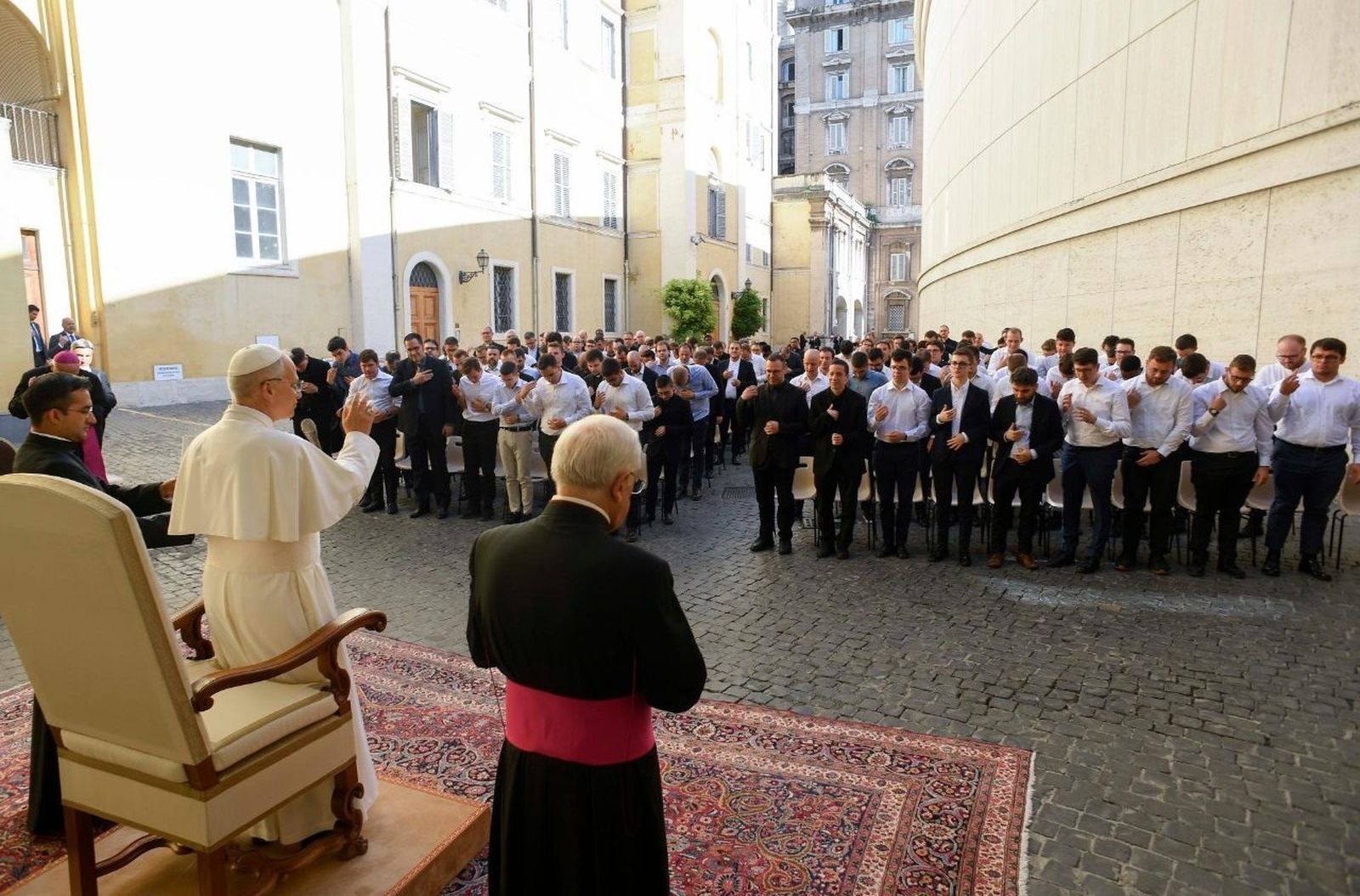 El Papa recibe a los seminaristas de la diócesis del Triveneto