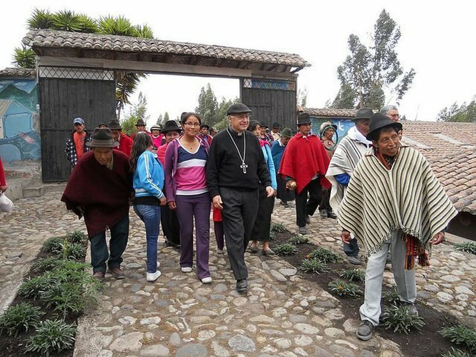 Julio Parrilla, obispo con los pobres