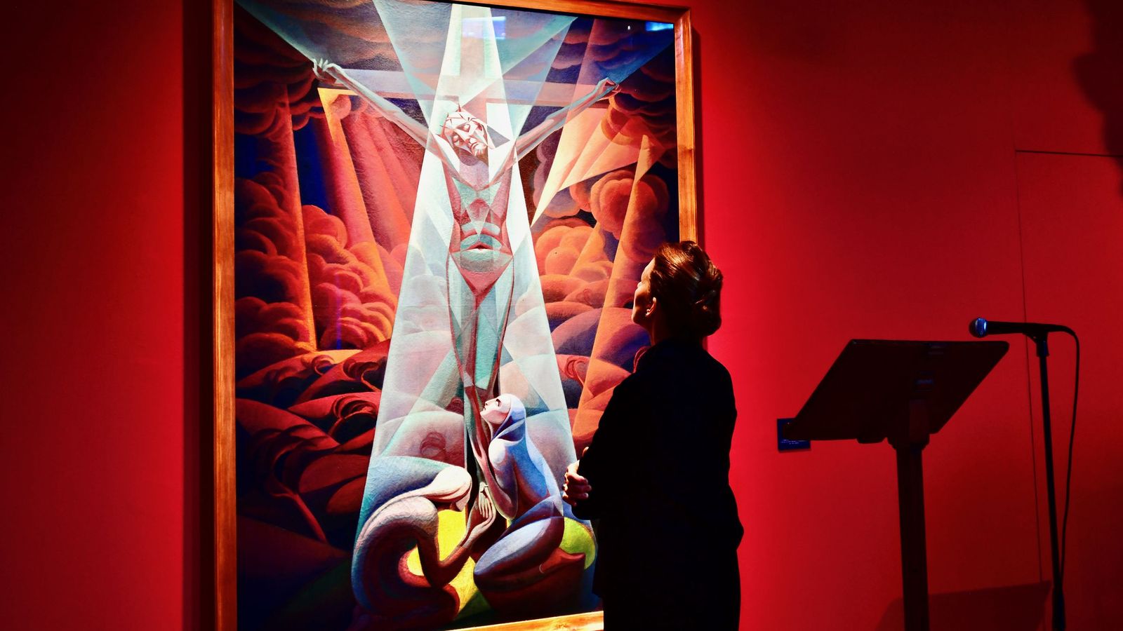 Reportaje fotográfico sobre la exposición de arte sacro italiano del siglo XX en el Museo Diocesano de Barcelona