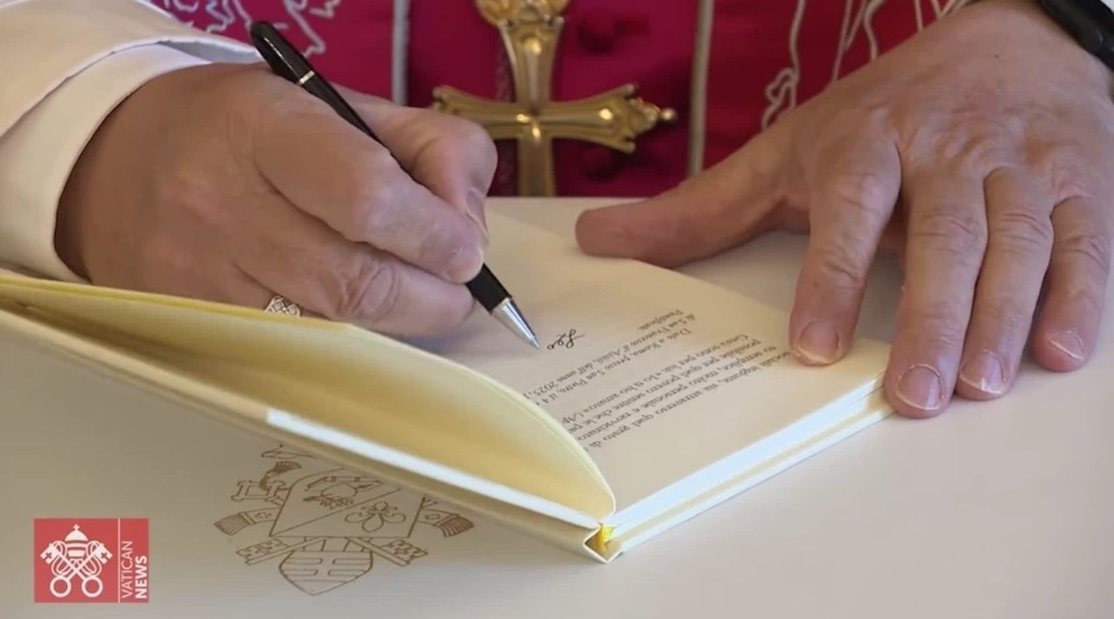 León XIV firma su primera exhortación apostólica