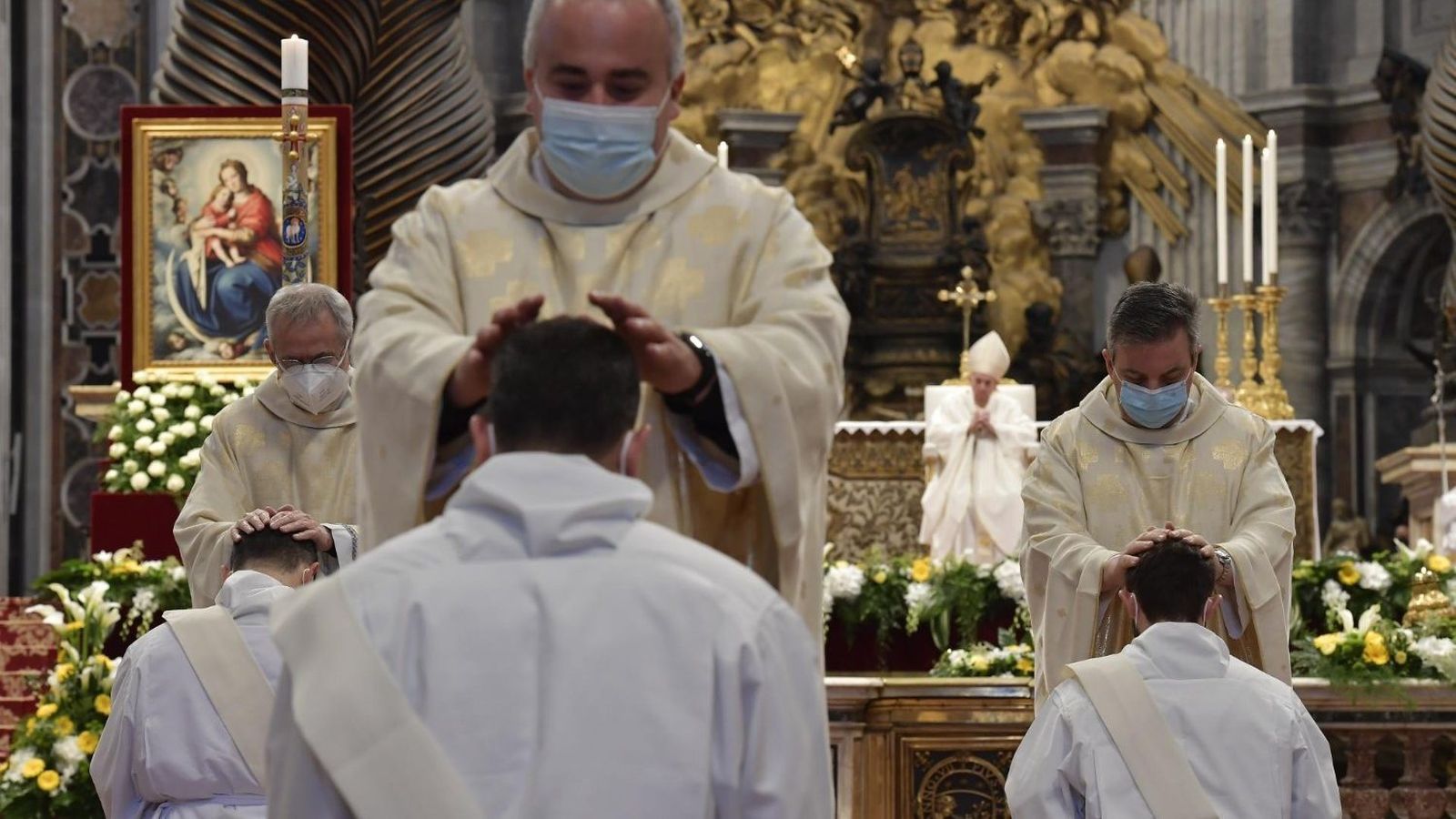Ordenación sacerdotal en la Basílica de San Pedro