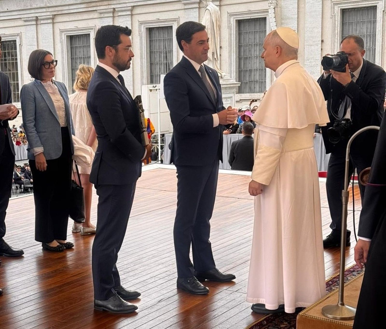 El Lehendakari, Imanol Pradales y León XIV