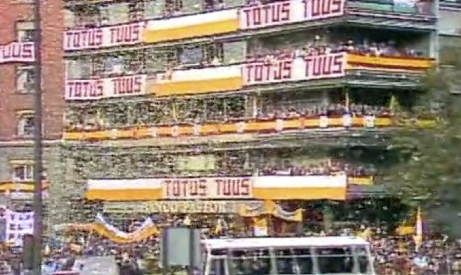 Madrid, entusiasta acogida a Juan Pablo II