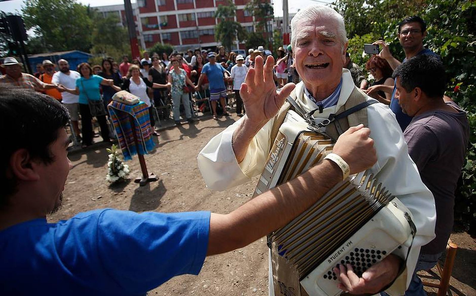 Comunidades populares de Santiago recuerdan a cura obrero
