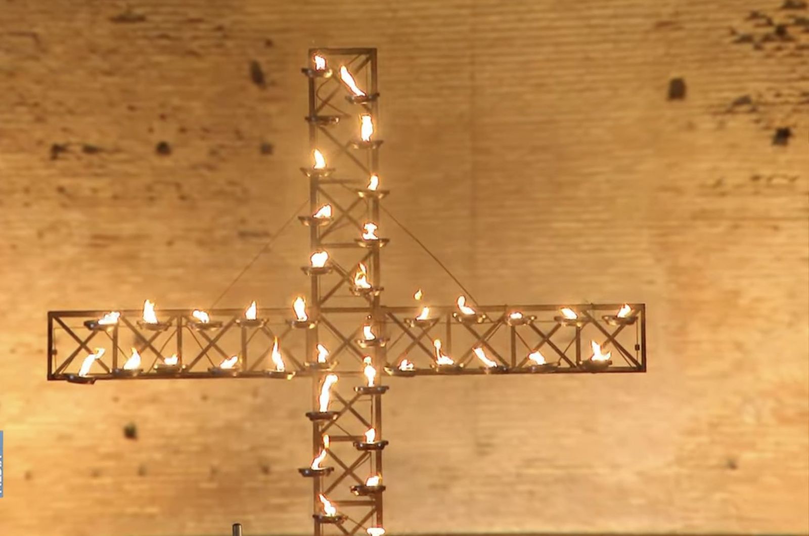 La cruz, en el Colseo romano