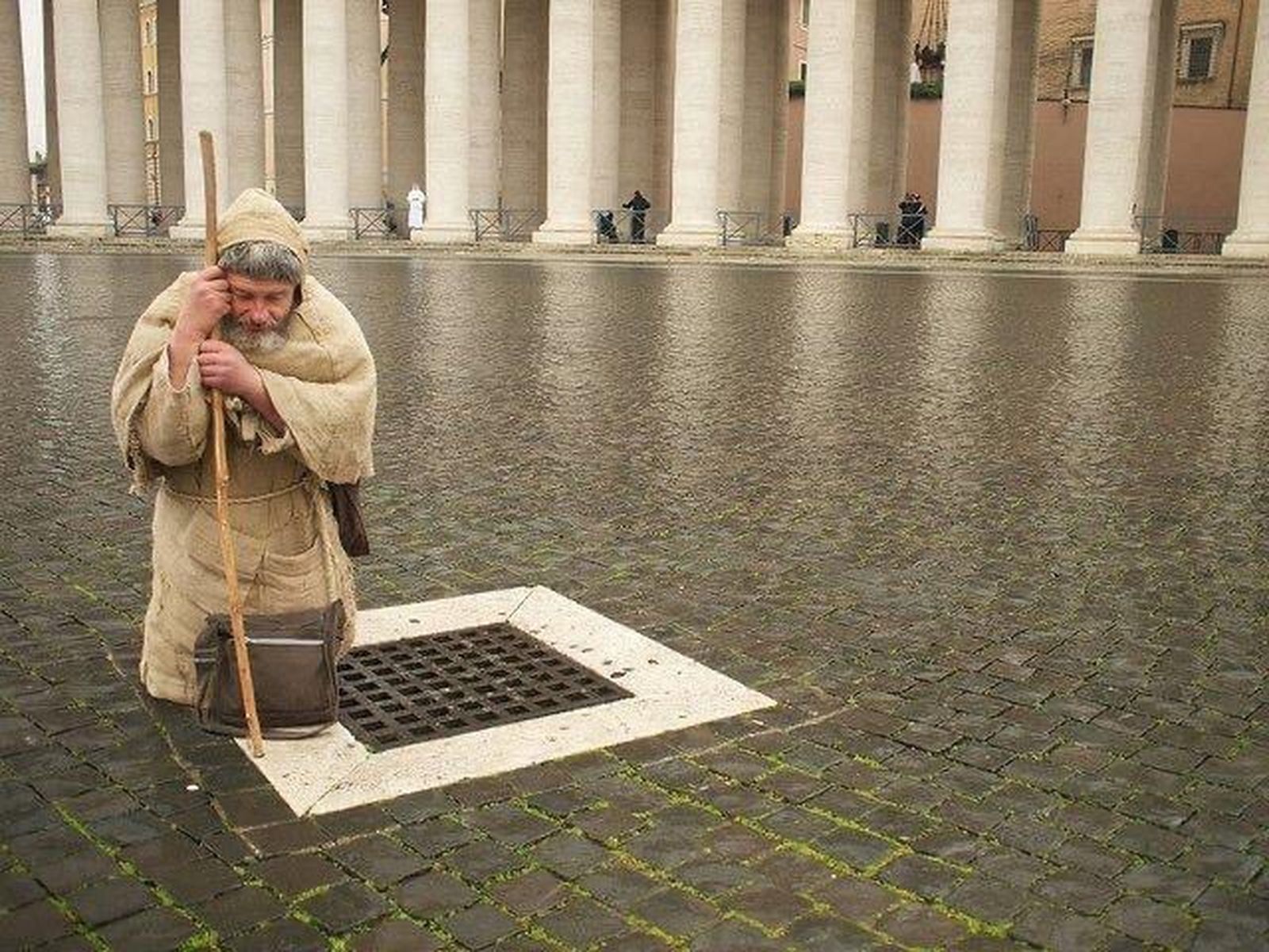 El fraile que rezaba, en silencio, la mañana en la que salió elegido Bergoglio